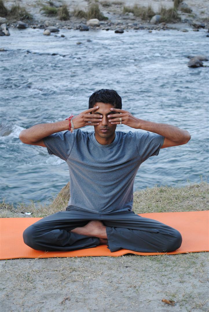 Steps To Do Bhramari Pranayama