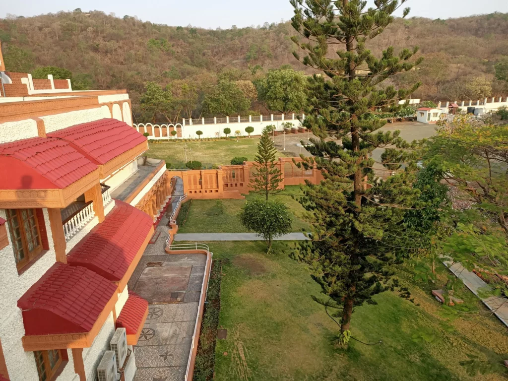 sahaja yoga ashram mandoli​
