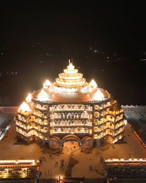 Swarved Mahamandir Varanasi lotus dome building